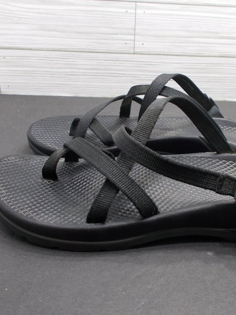 Chaco Z Cloud 2 Womens Sandals Black Strappy Toe Loop Hiking Shoes Size 9